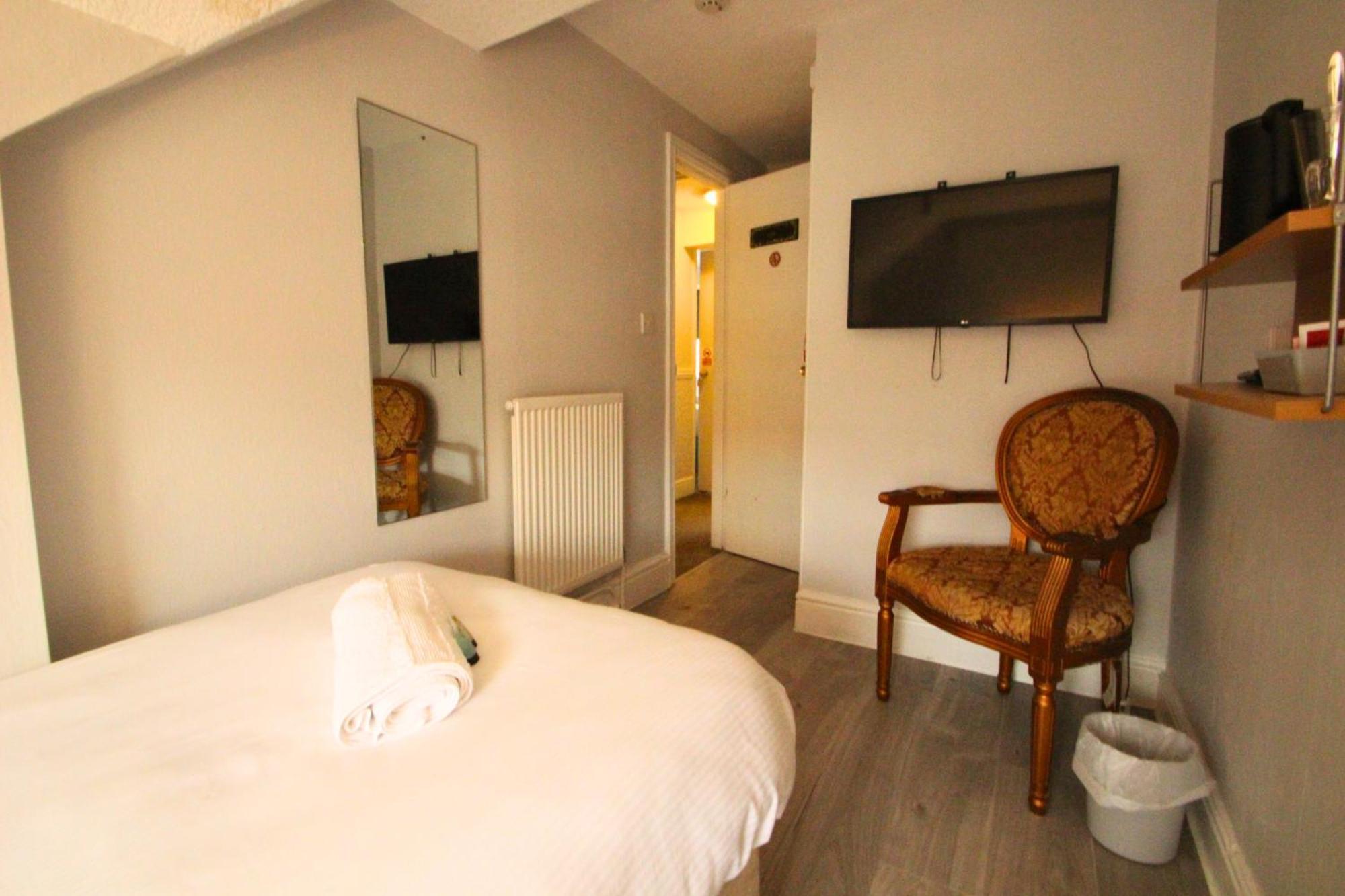 Oyo Abbey Lodge Hotel — Photos 2